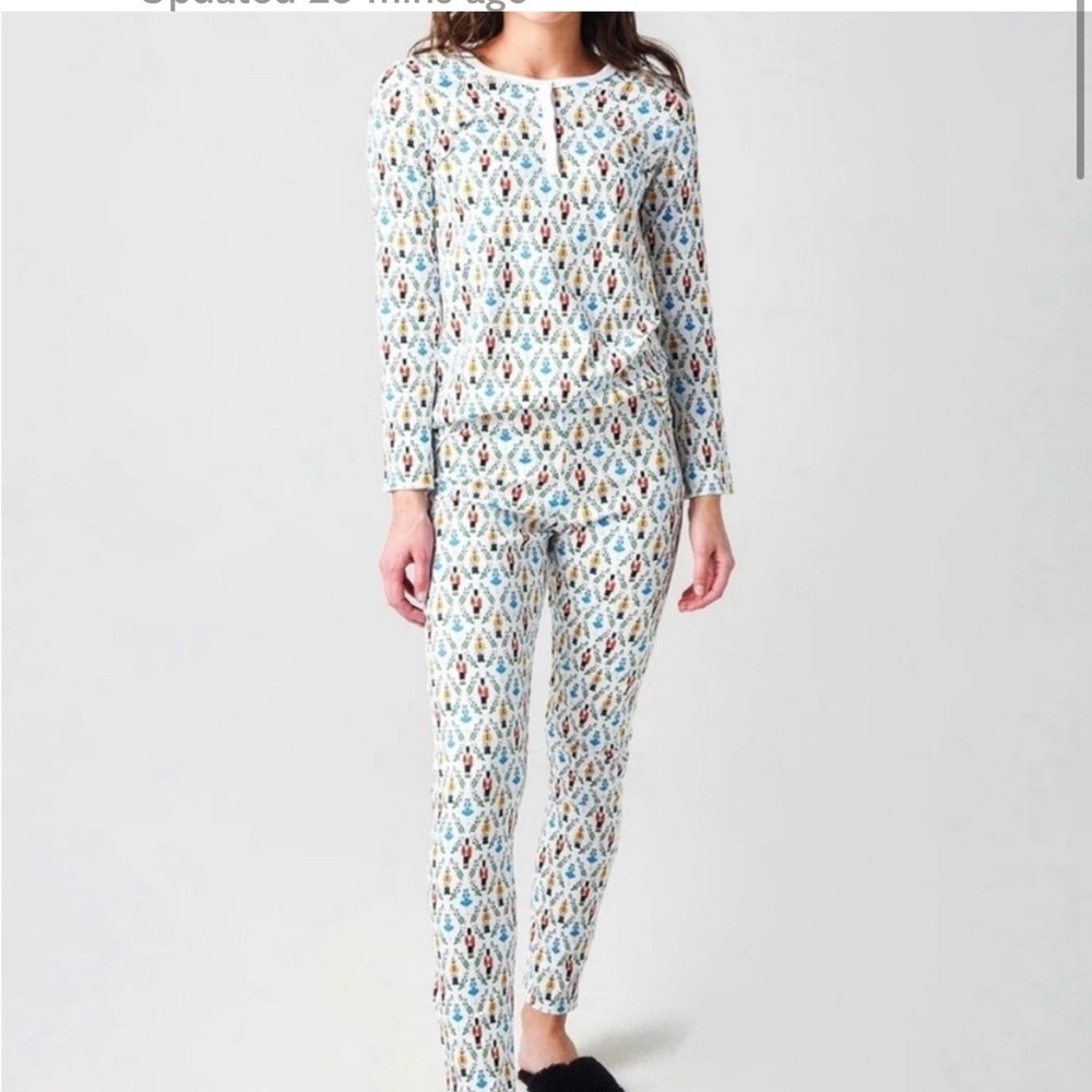Roller Rabbit White Multicolor Printed Long Sleeve Pajama Set